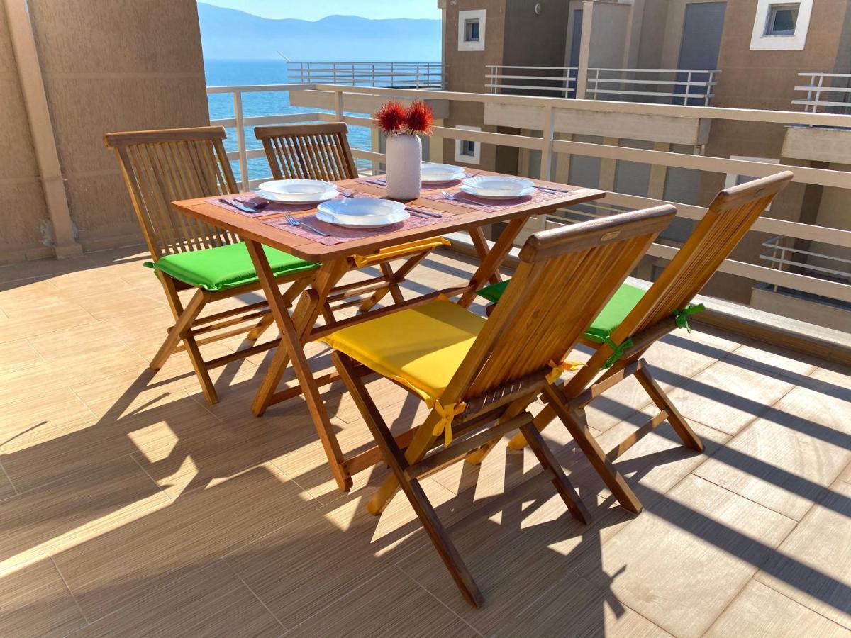 Eka Luxury Two-Bedroom Seaview Apartment Vlorë Exteriör bild