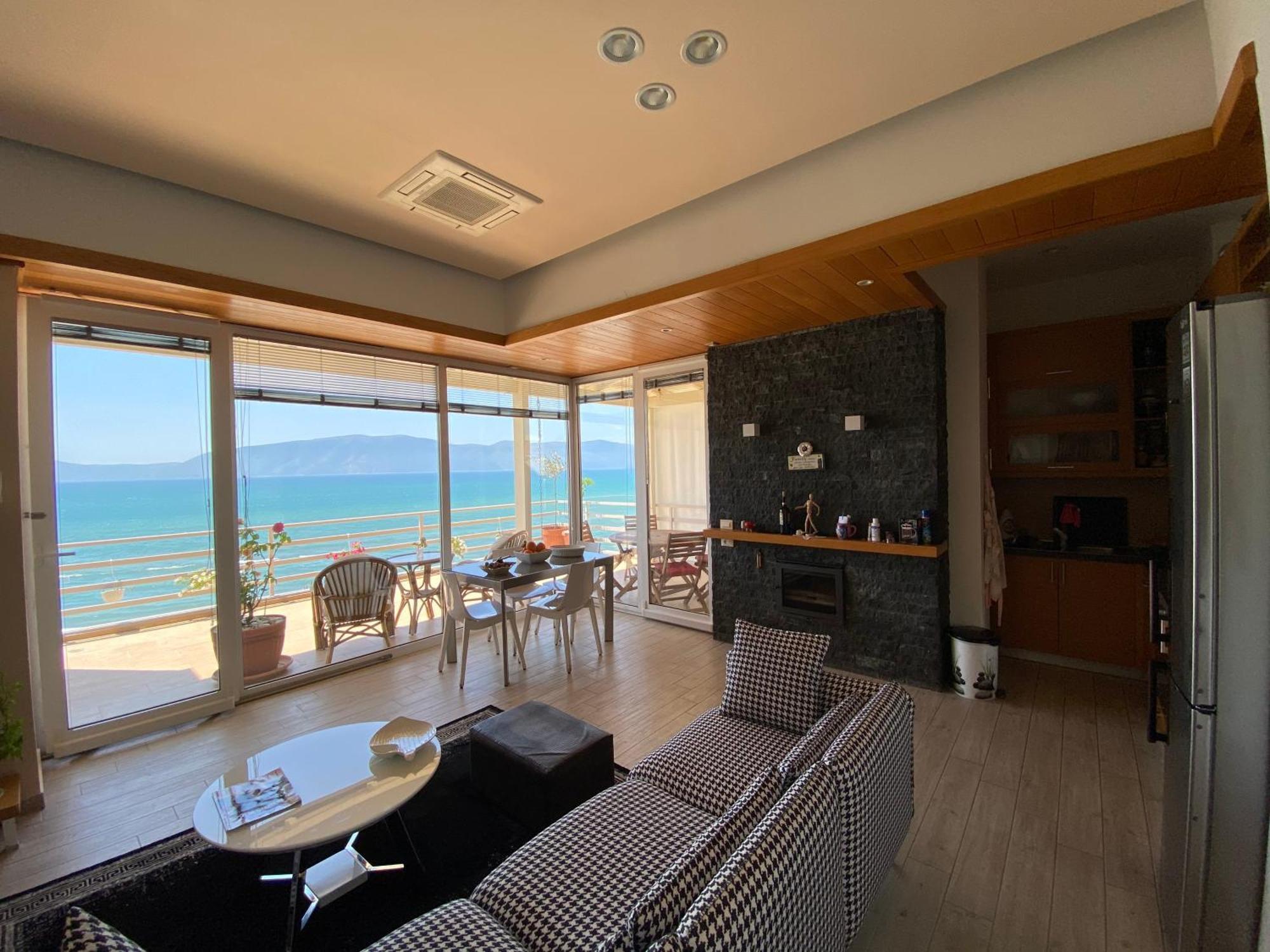 Eka Luxury Two-Bedroom Seaview Apartment Vlorë Exteriör bild